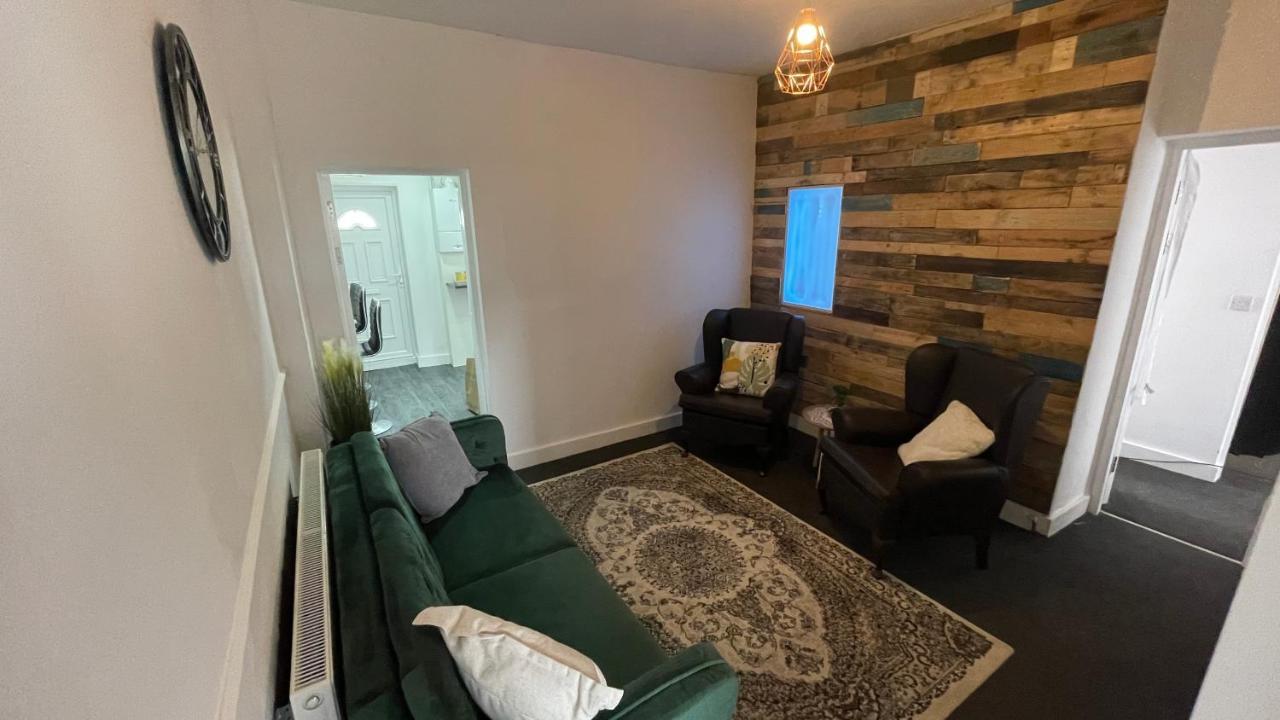 Spacious 6 Bed Home Near City & Albion Stadium Perfect For Contractors! Birmingham Ngoại thất bức ảnh
